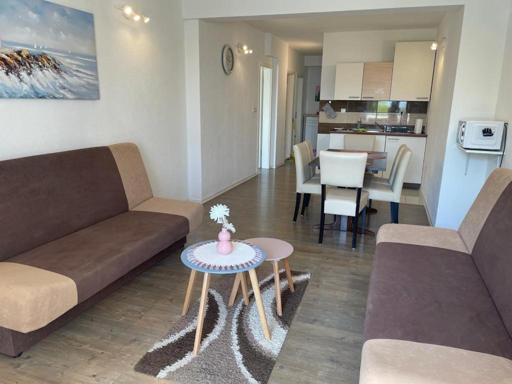 Nemira Beach Apartments Omiš Εξωτερικό φωτογραφία