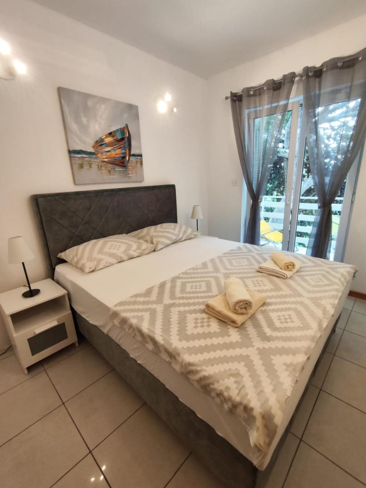 Nemira Beach Apartments Omiš Εξωτερικό φωτογραφία