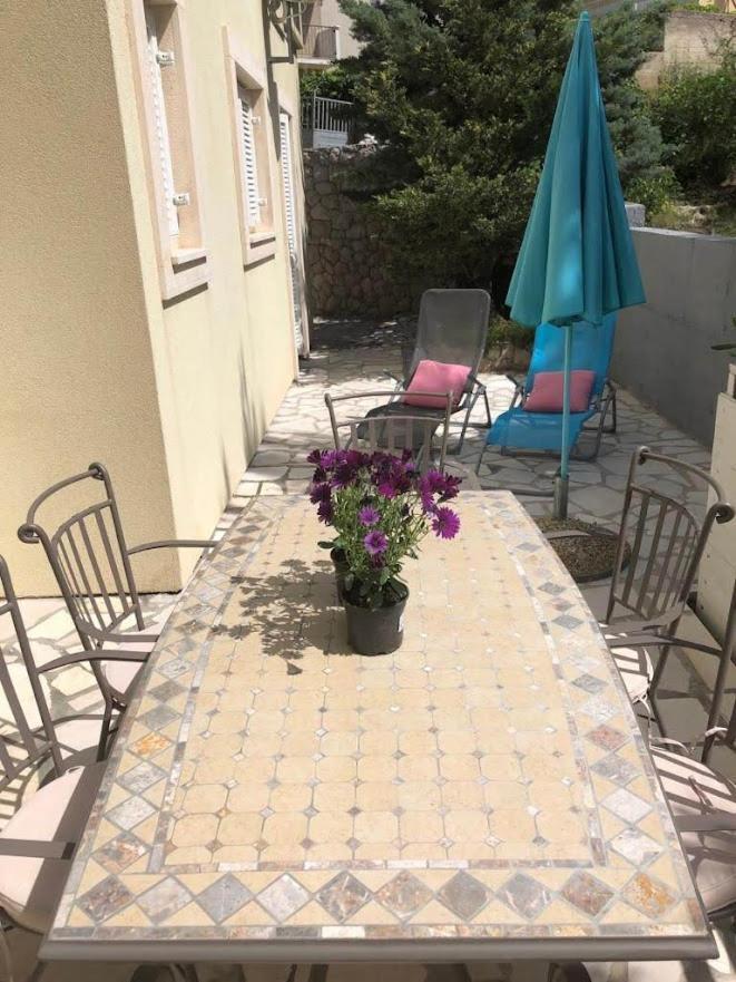 Nemira Beach Apartments Omiš Εξωτερικό φωτογραφία