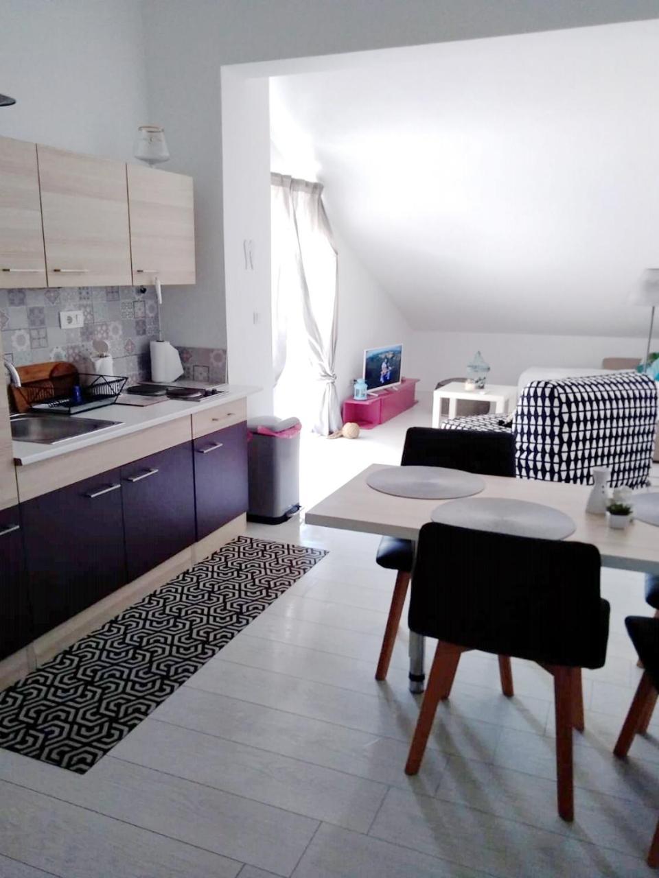 Nemira Beach Apartments Omiš Εξωτερικό φωτογραφία